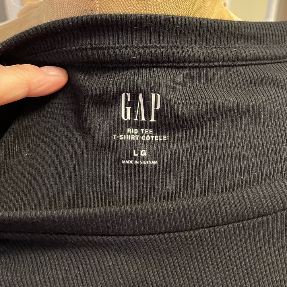 Gap | Black Ruffled Sleeve Knit Rib Tshirt - Picture 7 of 7